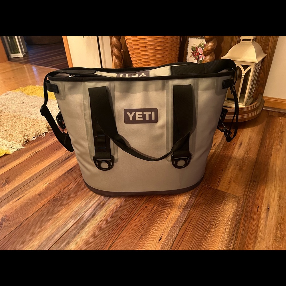 Yeti Hopper  20 - Soft Sided Cooler Bag ...